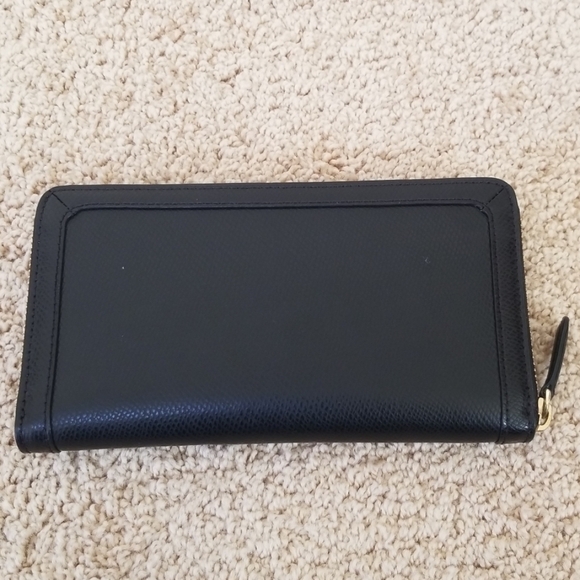 VERA BRADLEY Black Zippy Wallet - Picture 3 of 6